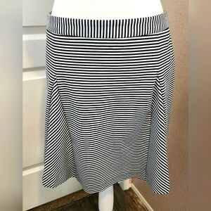 EUC Michael Kors  black and white mini skirt Size 6